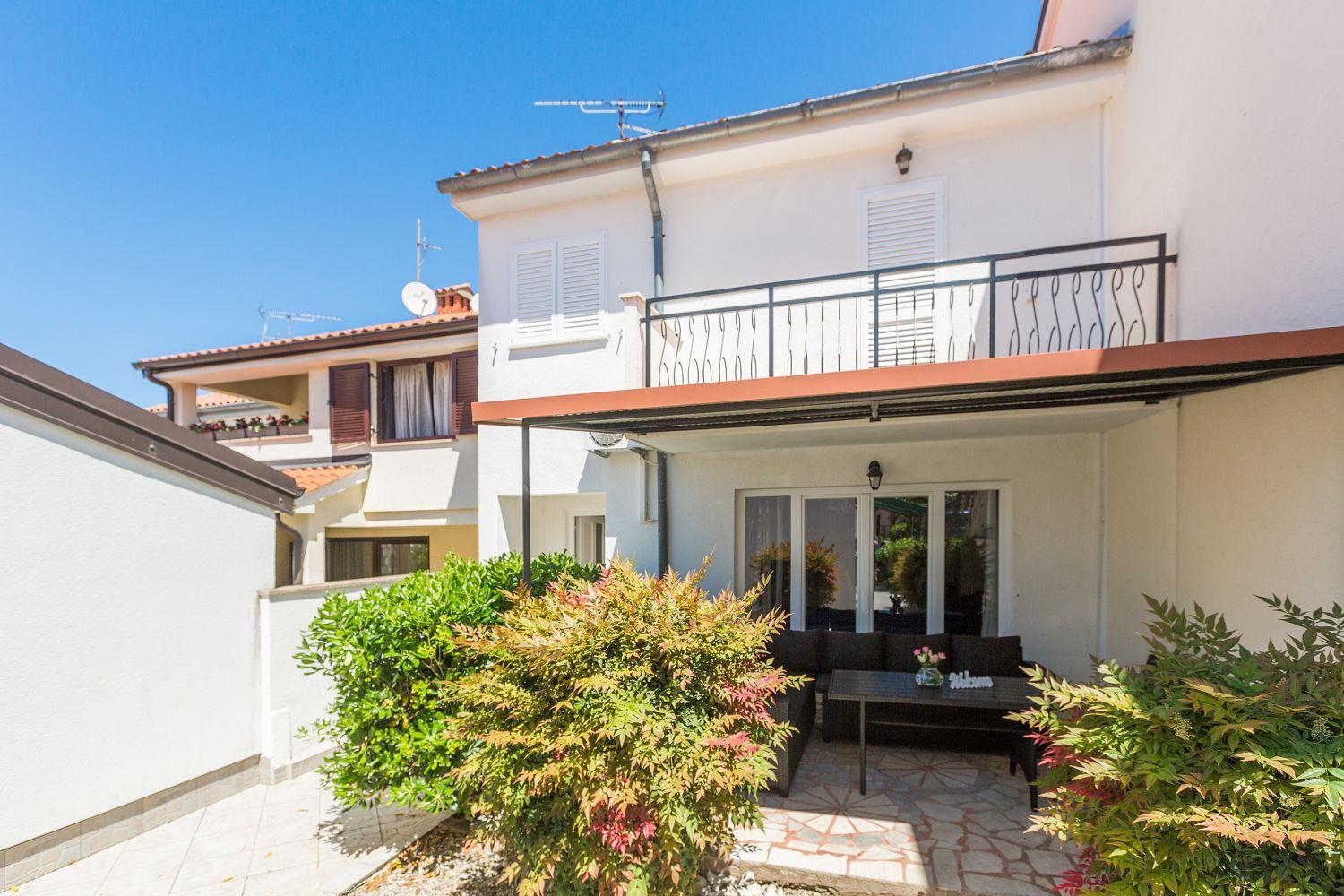 Malerisches, hundefreundliches Ferienhaus nur 400 Meter zum Strand mit BBQ, Babybett — Detail