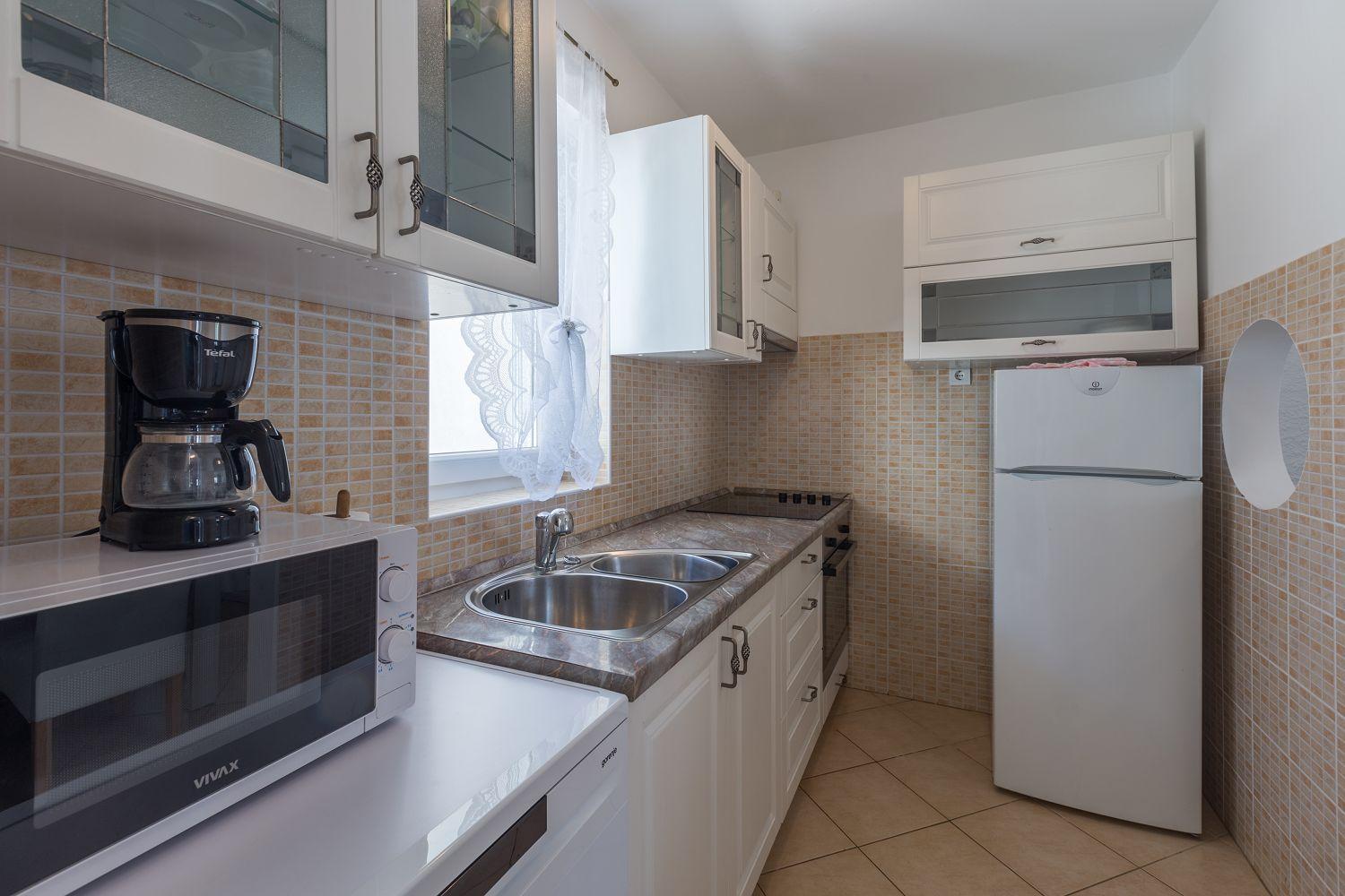 Malerisches, hundefreundliches Ferienhaus nur 400 Meter zum Strand mit BBQ, Babybett, Foto 2