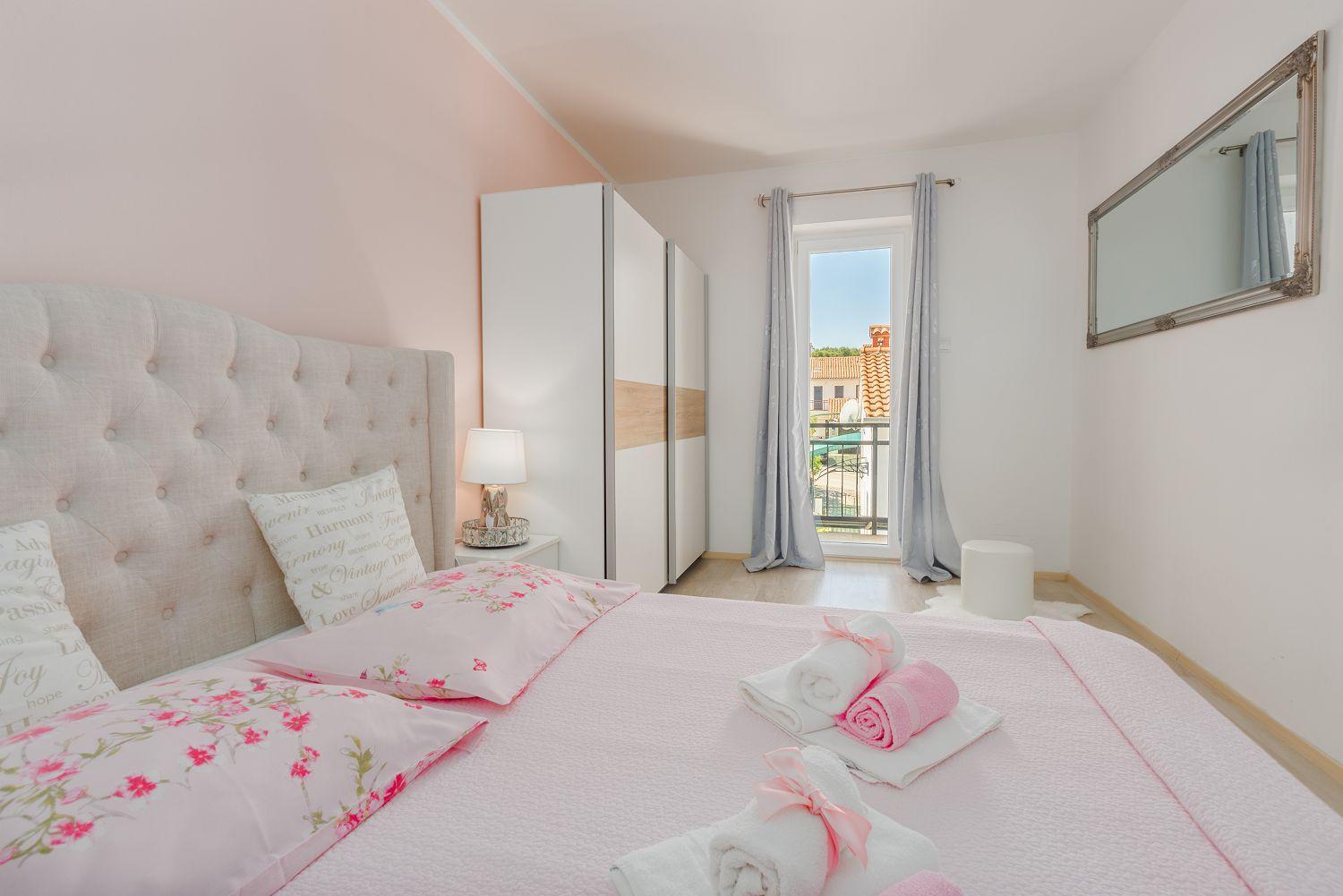 Malerisches, hundefreundliches Ferienhaus nur 400 Meter zum Strand mit BBQ, Babybett, Foto 9